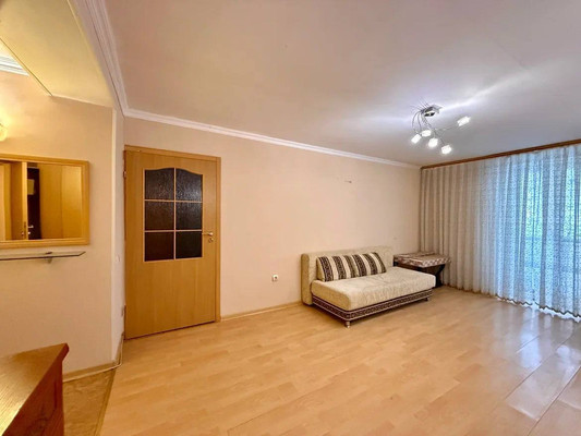 Продам двухкомнатную (2-комн.) квартиру, Севастопольская ул, 41к4, Симферополь г