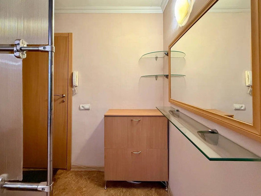 Продам двухкомнатную (2-комн.) квартиру, Севастопольская ул, 41к4, Симферополь г