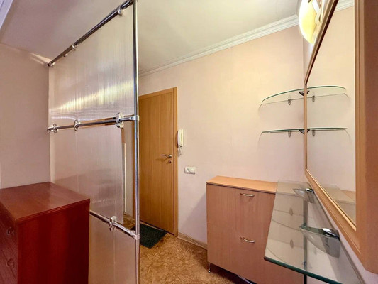 Продам двухкомнатную (2-комн.) квартиру, Севастопольская ул, 41к4, Симферополь г