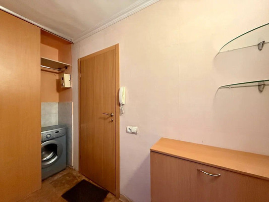 Продам двухкомнатную (2-комн.) квартиру, Севастопольская ул, 41к4, Симферополь г