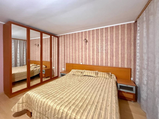 Продам двухкомнатную (2-комн.) квартиру, Севастопольская ул, 41к4, Симферополь г