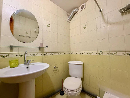 Продам двухкомнатную (2-комн.) квартиру, Севастопольская ул, 41к4, Симферополь г