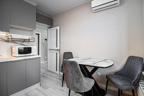 Сдам двухкомнатную (2-комн.) квартиру, им. генерала Корнилова ул, 16, Краснодар г