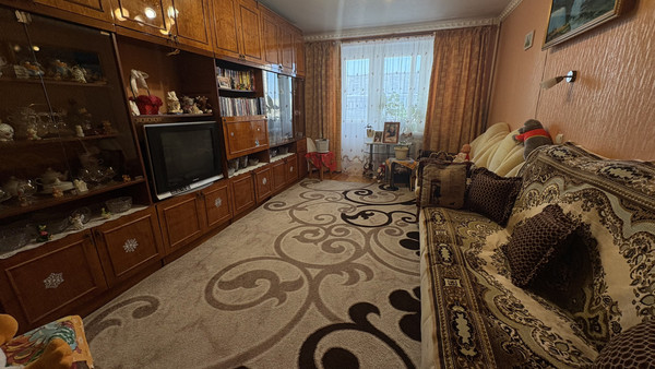 Продам трехкомнатную (3-комн.) квартиру, Чавайна б-р, 8, Йошкар-Ола г