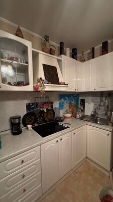 Продам двухкомнатную (2-комн.) квартиру, Осенний б-р, 10к1, Москва г