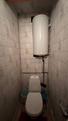 Продам двухкомнатную (2-комн.) квартиру, Осенний б-р, 10к1, Москва г