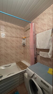 Продам двухкомнатную (2-комн.) квартиру, Осенний б-р, 10к1, Москва г