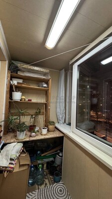 Продам двухкомнатную (2-комн.) квартиру, Осенний б-р, 10к1, Москва г