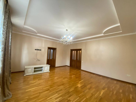 Продам коммерческое помещение 500 м2, Воровского ул, 49, Симферополь г