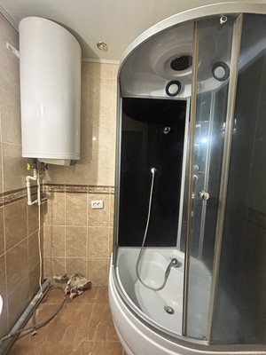 Продам трехкомнатную (3-комн.) квартиру, Цурцумия ул, 4а, Октябрьское пгт