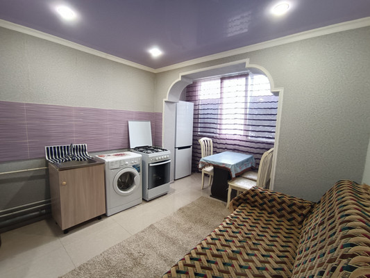 Продам двухкомнатную (2-комн.) квартиру, Мовсисяна ул, 7, Нальчик г