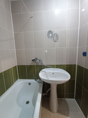 Продам двухкомнатную (2-комн.) квартиру, Мовсисяна ул, 7, Нальчик г