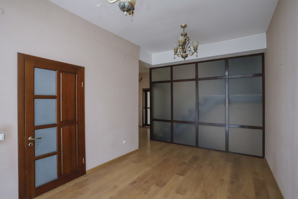 Продам коммерческое помещение 550 м2, Ипподромная ул, 1641, Иркутск г