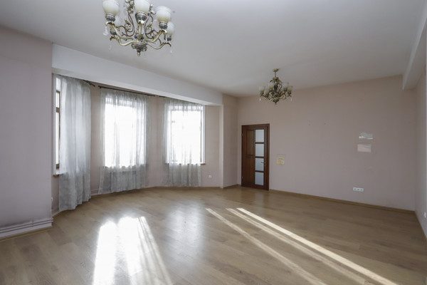 Продам коммерческое помещение 550 м2, Ипподромная ул, 1641, Иркутск г