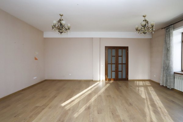 Продам коммерческое помещение 550 м2, Ипподромная ул, 1641, Иркутск г