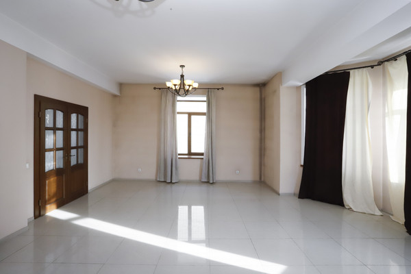 Продам коммерческое помещение 550 м2, Ипподромная ул, 1641, Иркутск г