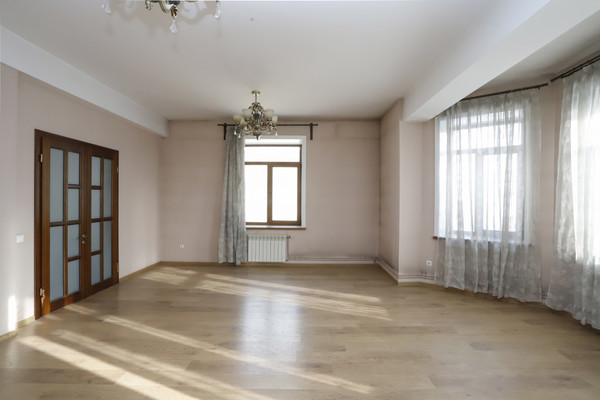 Продам коммерческое помещение 550 м2, Ипподромная ул, 1641, Иркутск г