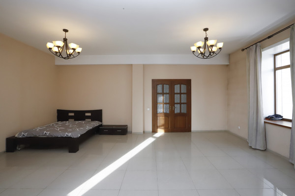 Продам коммерческое помещение 550 м2, Ипподромная ул, 1641, Иркутск г