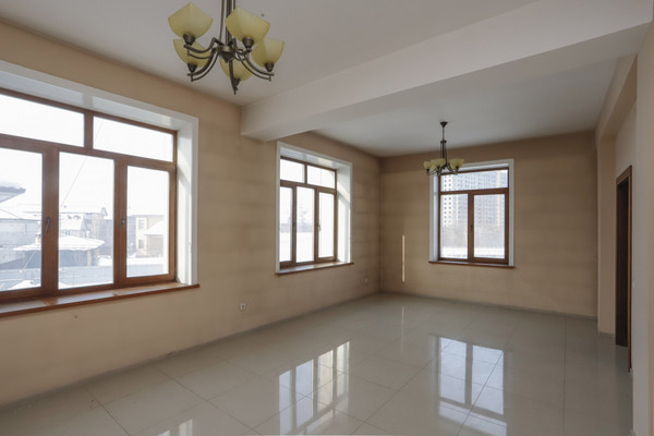 Продам коммерческое помещение 550 м2, Ипподромная ул, 1641, Иркутск г