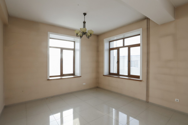 Продам коммерческое помещение 550 м2, Ипподромная ул, 1641, Иркутск г