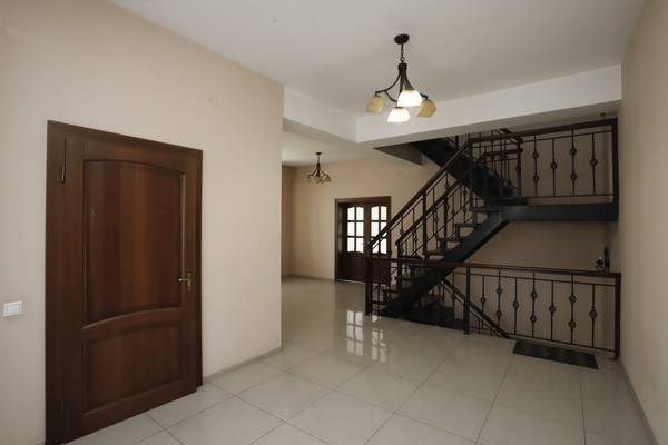 Продам коммерческое помещение 550 м2, Ипподромная ул, 1641, Иркутск г