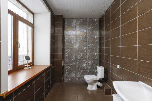 Продам коммерческое помещение 550 м2, Ипподромная ул, 1641, Иркутск г