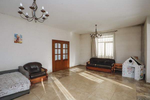 Продам коммерческое помещение 550 м2, Ипподромная ул, 1641, Иркутск г