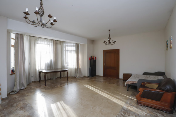 Продам коммерческое помещение 550 м2, Ипподромная ул, 1641, Иркутск г