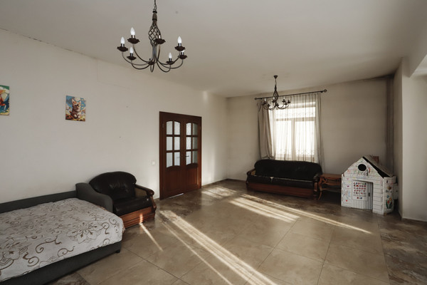 Продам коммерческое помещение 550 м2, Ипподромная ул, 1641, Иркутск г