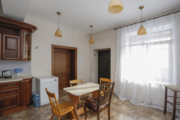 Продам коммерческое помещение 550 м2, Ипподромная ул, 1641, Иркутск г