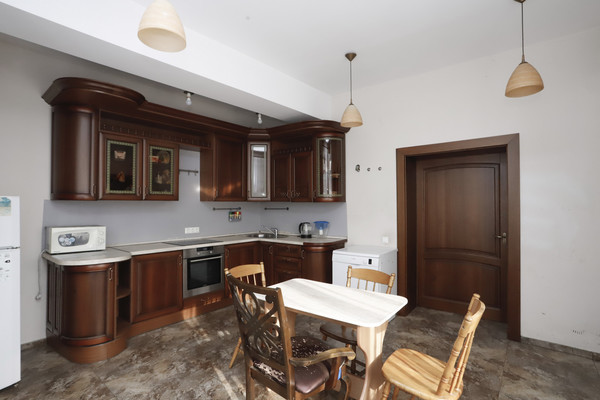 Продам коммерческое помещение 550 м2, Ипподромная ул, 1641, Иркутск г