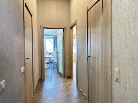 Продам трехкомнатную (3-комн.) квартиру, Черняховского ул, 30А, Санкт-Петербург г