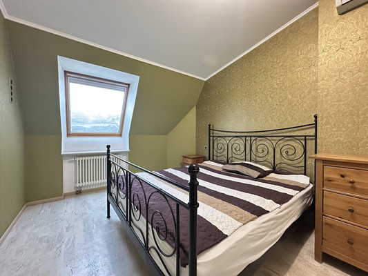 Продам трехкомнатную (3-комн.) квартиру, Черняховского ул, 30А, Санкт-Петербург г