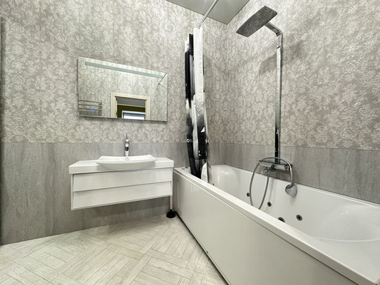 Продам трехкомнатную (3-комн.) квартиру, Черняховского ул, 30А, Санкт-Петербург г