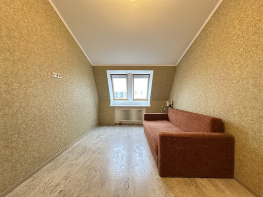 Продам трехкомнатную (3-комн.) квартиру, Черняховского ул, 30А, Санкт-Петербург г