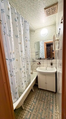 Продам двухкомнатную (2-комн.) квартиру, Кировоградская ул, 16к1, Москва г