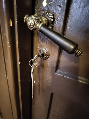 Продам трехкомнатную (3-комн.) квартиру, Большая Конюшенная ул, 19/8А, Санкт-Петербург г