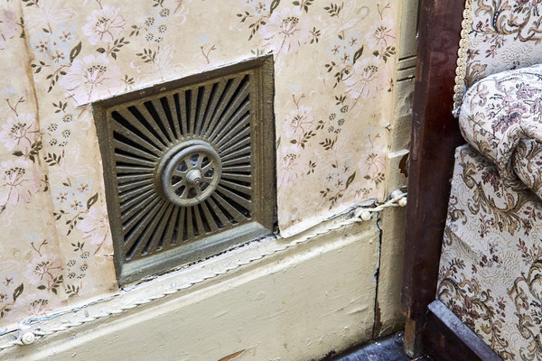 Продам трехкомнатную (3-комн.) квартиру, Большая Конюшенная ул, 19/8А, Санкт-Петербург г