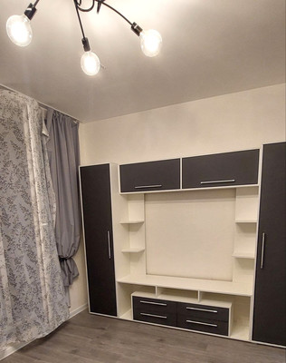 Продам однокомнатную (1-комн.) квартиру, Тихая ул, 3к3, Бугры п