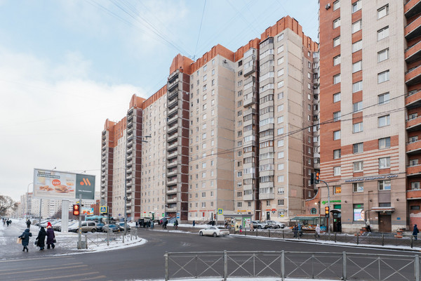 Продам трехкомнатную (3-комн.) квартиру, Звёздная ул, 5к1, Санкт-Петербург г