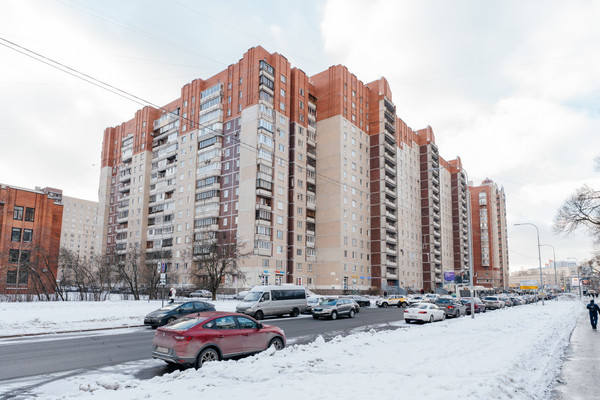 Продам трехкомнатную (3-комн.) квартиру, Звёздная ул, 5к1, Санкт-Петербург г