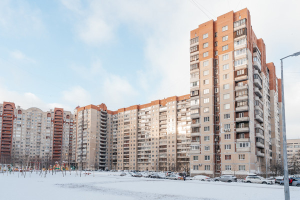 Продам трехкомнатную (3-комн.) квартиру, Звёздная ул, 5к1, Санкт-Петербург г