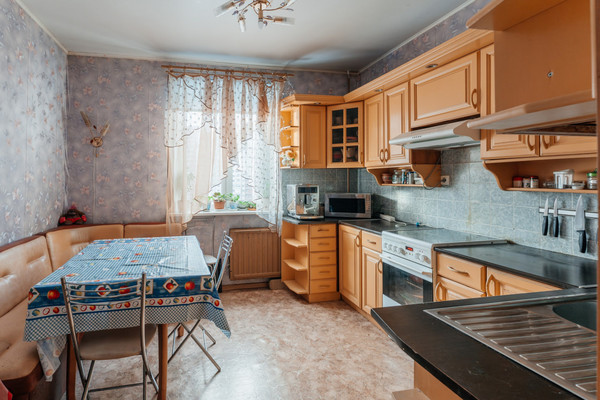 Продам трехкомнатную (3-комн.) квартиру, Звёздная ул, 5к1, Санкт-Петербург г