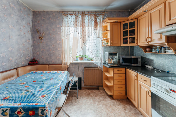 Продам трехкомнатную (3-комн.) квартиру, Звёздная ул, 5к1, Санкт-Петербург г