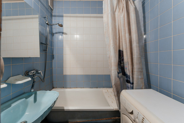 Продам трехкомнатную (3-комн.) квартиру, Звёздная ул, 5к1, Санкт-Петербург г