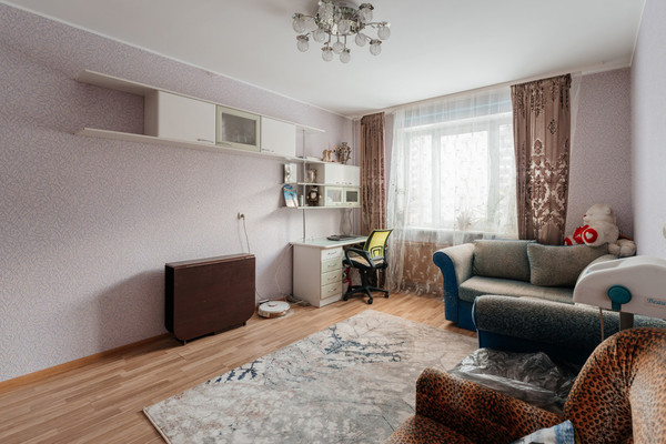 Продам трехкомнатную (3-комн.) квартиру, Звёздная ул, 5к1, Санкт-Петербург г