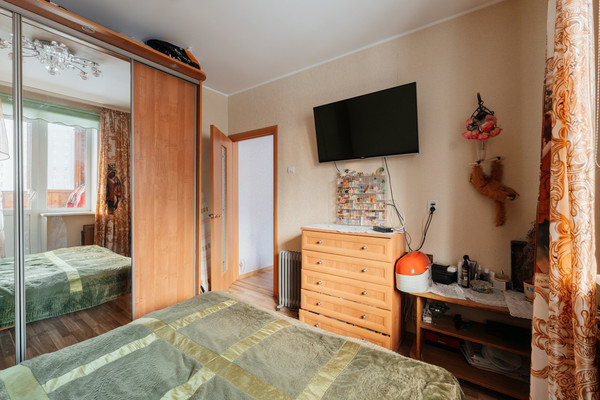 Продам трехкомнатную (3-комн.) квартиру, Звёздная ул, 5к1, Санкт-Петербург г