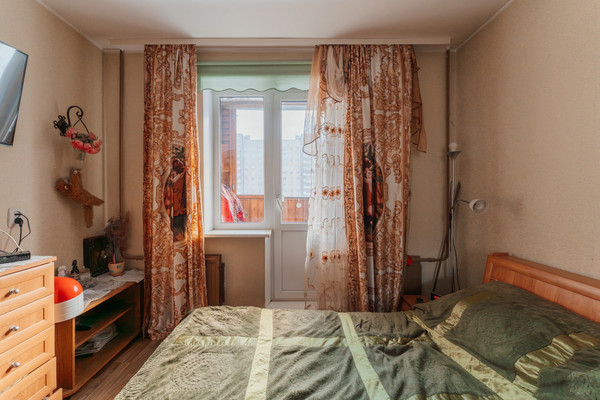 Продам трехкомнатную (3-комн.) квартиру, Звёздная ул, 5к1, Санкт-Петербург г