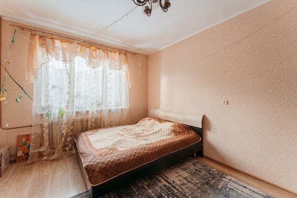 Продам трехкомнатную (3-комн.) квартиру, Звёздная ул, 5к1, Санкт-Петербург г