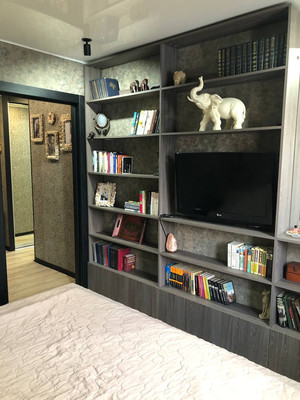 Продам трехкомнатную (3-комн.) квартиру, Большая Московская ул, 110/2, Великий Новгород г